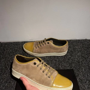 Lanvins - Storlek 43 passar 44. Skick 7,5/10. Og - tillkommer påse   