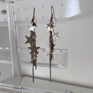 Örhängen - Jätte snygga örhängen me stjärnor, vet inte vart dem är ifrån, 50kr