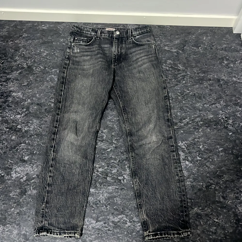 Bokse størlse 152 grå/svart slimfit. Jeans & Byxor.