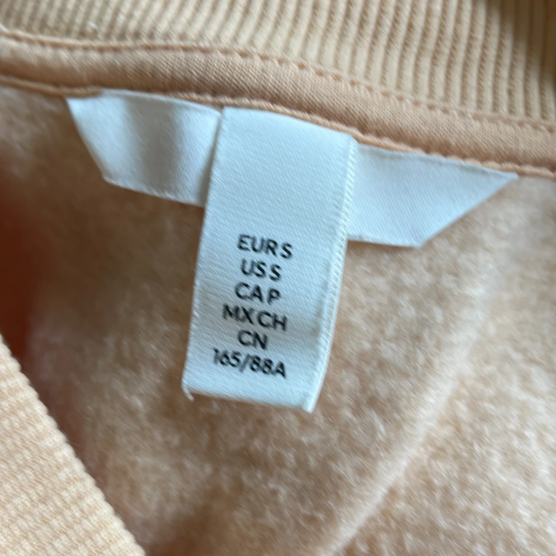 Beige tröja med dragsko - 91