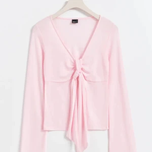 Tie front top - Så fin ljusrosa topp, kommer inte till användning!