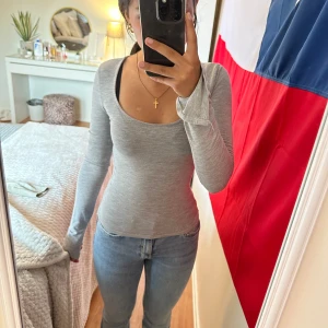 Soft touch jersey top - tröja från Gina tricot, färgen säljs inte längre och den har inga defekter, säljs på grund utav att den inte är min färg 