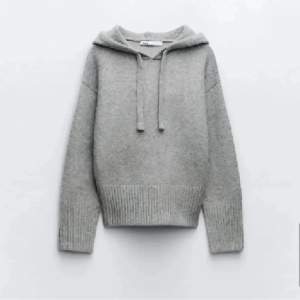 Stickad hoodie från zara. Bara använd några fåtal gånger🤍