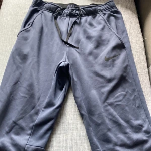 Nike performance byxor - Skick 9/10 använda några gånger men som nya