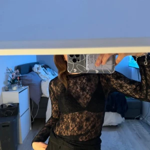 Topp - Genomskinlig trend topp! Aldrig använd då jag inte tycker den passar mig! 