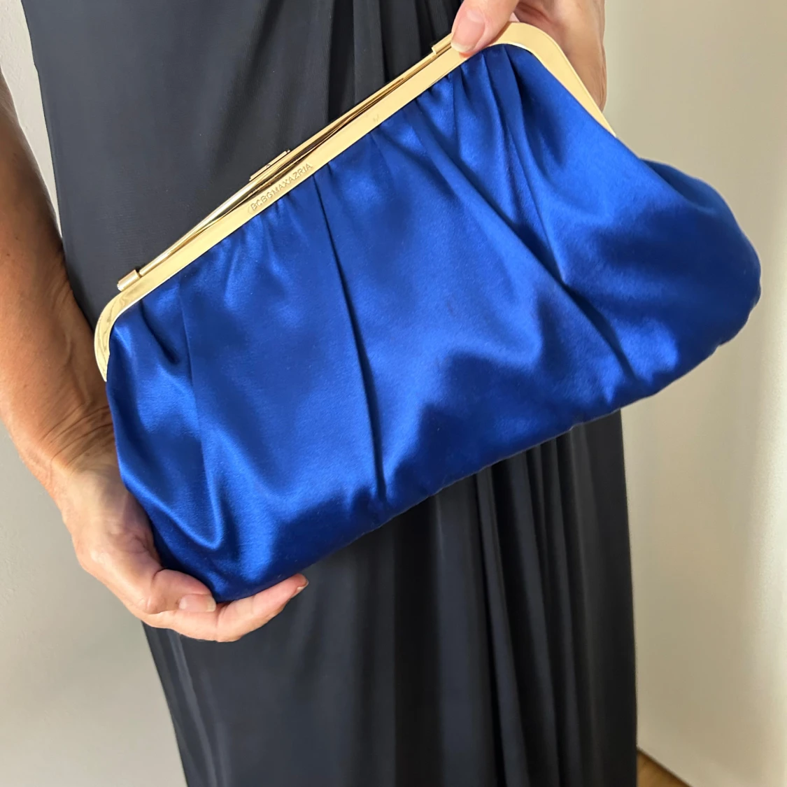 Elegant kuvertväska från BCBGMAXAZRIA - 90