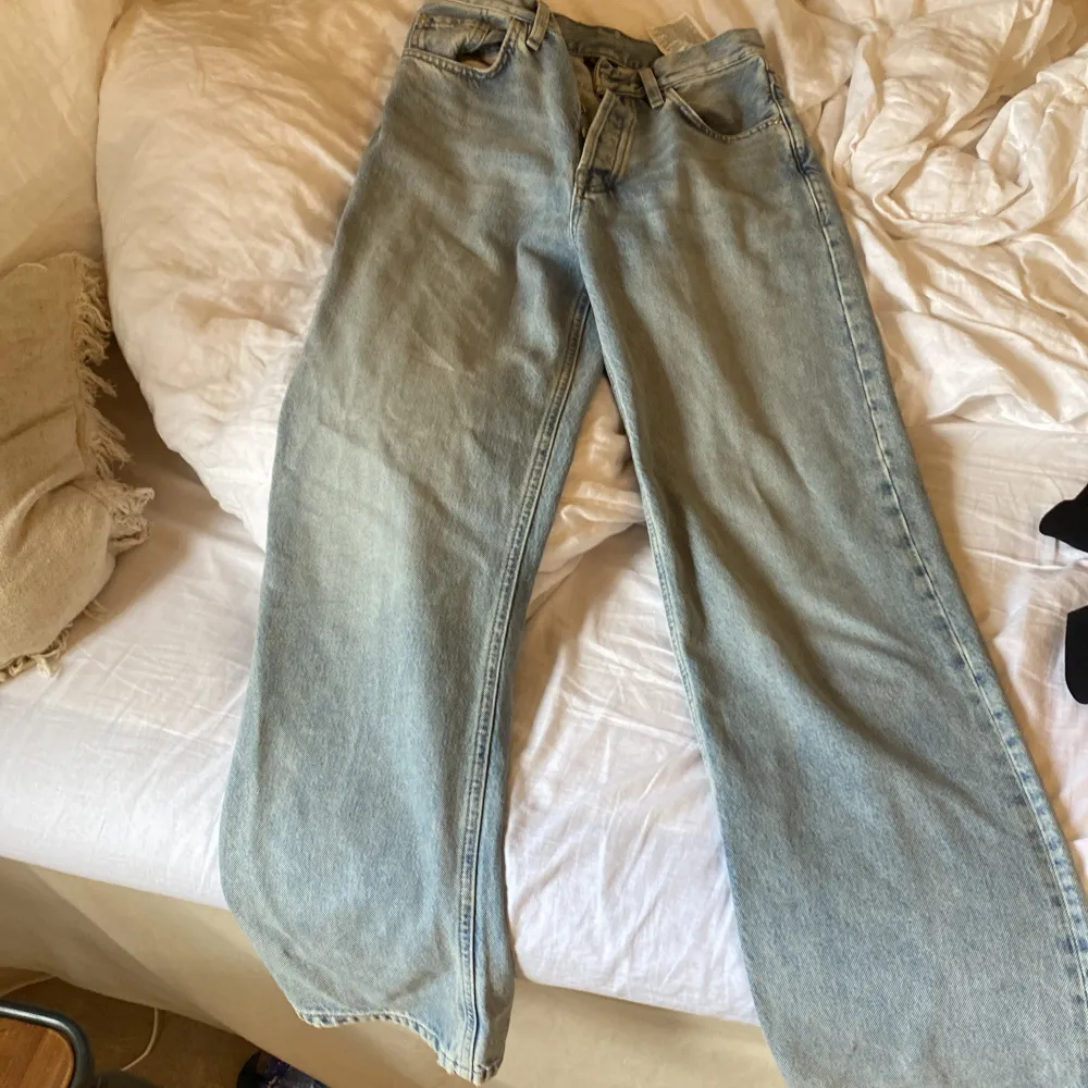 Jeans från Massimo Dutti, Mosel straight leg. Knappt använda. Nypris 699, köpare står för frakt. Farkut & Housut.