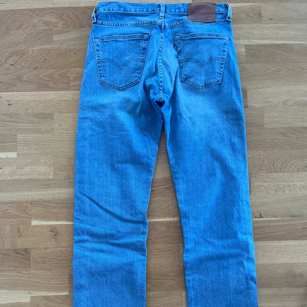 Levi’s 501 i mycket fint skick. . Farkut & Housut.