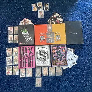 STRAYKIDS album + photocard + pob - (Kan PM om du vill köpa hela settet också) Detta är post 4 av 13 annonser på kpop album. Vissa inkluderar photocards. Jag har försökt förklara vad som kommer med vad, det kanske verkar lite stökigt så meddela mig gärna privat ^^ 