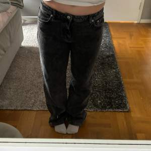 Jeans från NA-KD! Knappt använda och i fint skick 💞