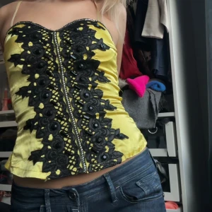 Topp - Gul topp! Passar storlek S och M💛