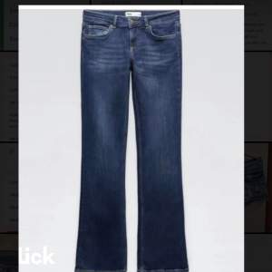 Lågmidjade snygga jeans från zara😍pris kan diskuteras!!