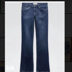 Zara lågmidjade jeans - Lågmidjade snygga jeans från zara😍pris kan diskuteras!!