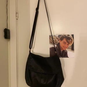 Väska  - Rymmer mycket