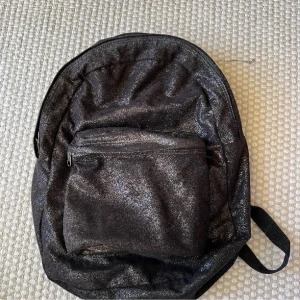 Glittrig ryggsäck  - Glittrig ryggsäck 