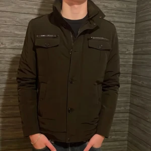 J Lindeberg jacka  - Säljer nu min J Lindeberg Jacka skick 8,5/10 