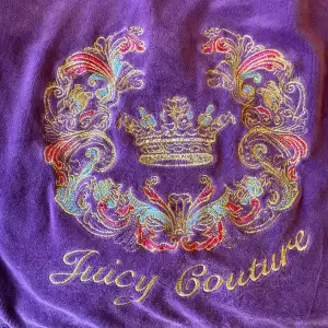 Vintage lila juicy couture med as snygg rygg 