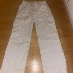 Cargo byxor - Använda 1 gång, bra skick, är tvättade 