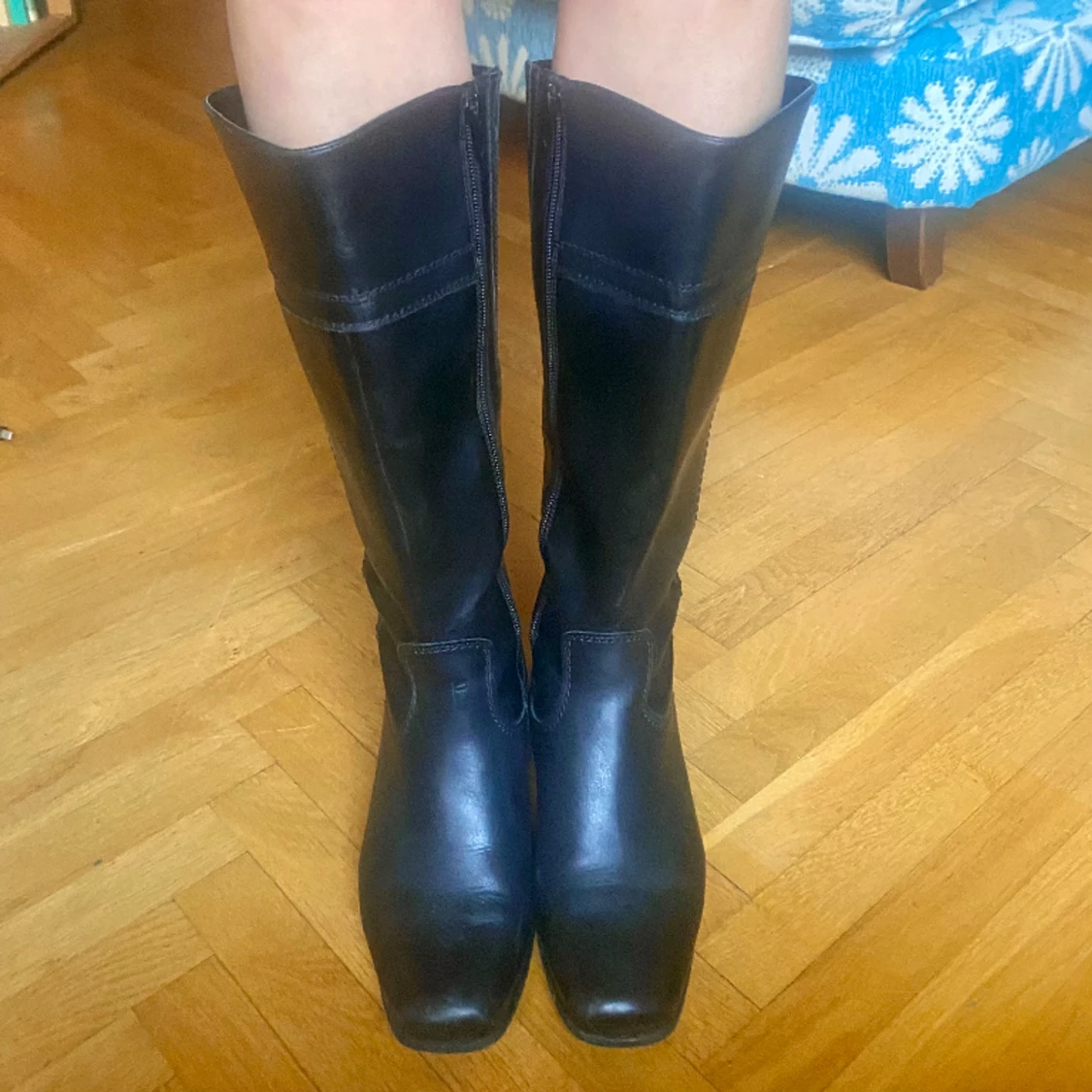 Svarta stövlar  - 90