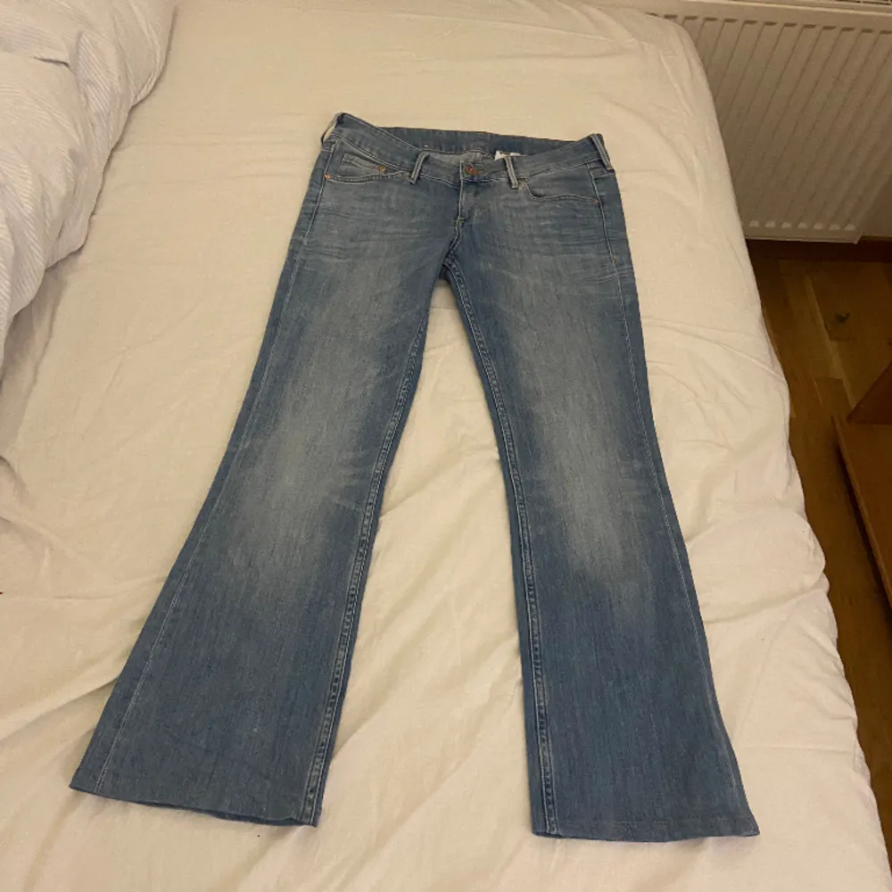 W26/L30   Midjemått: 37cm  Innebenslängd: 67cm . Jeans & Byxor.