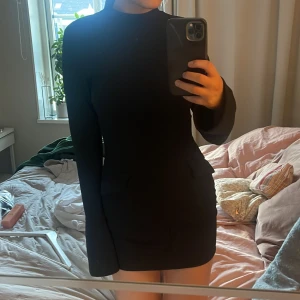 Svart klänning - Sjukt snygg svart klänning! Helt ny aldrig använd. 