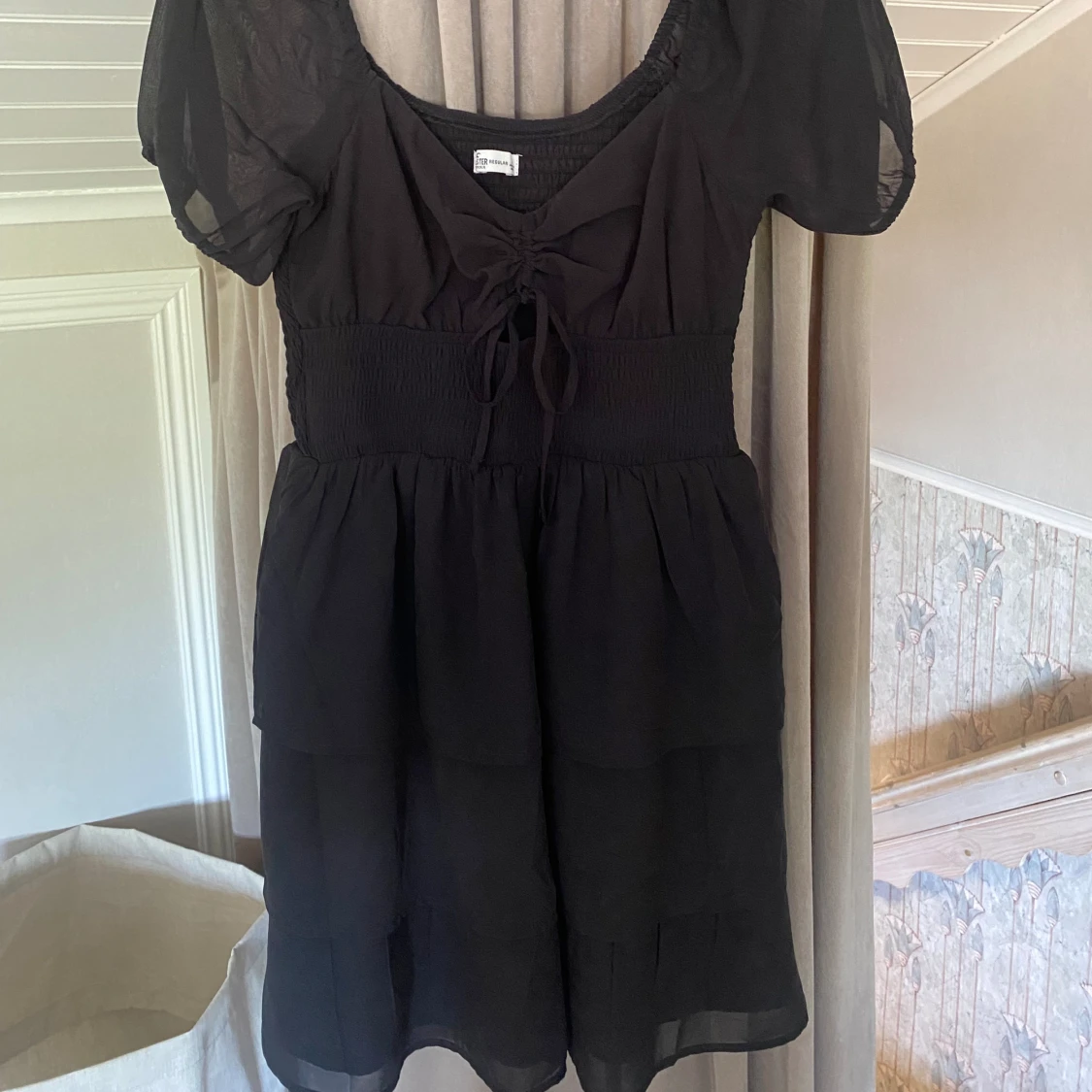 SVART KLÄNNING - 90