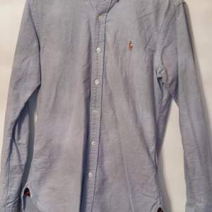 Nyskick Polo Ralph Lauren skjorta i strl S slim fit.