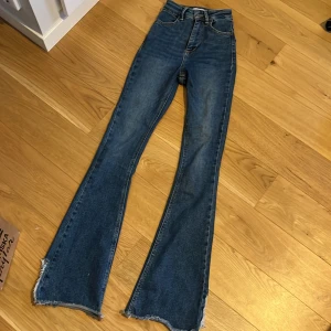 Subdued jeans XXS - Midja ca 54cm, relativt stretchig 