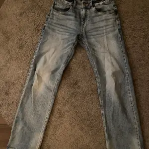 Tjo!! Säljer mina schysta Lindex jeans.👍🏼😃 Dom är riktigt feta nu till sommaren i bra skick. 14/15y