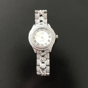 Super Häftig Dam Strass Klocka  - Helt ny  Dia 38.00mm