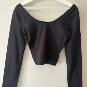 Lululemon långärmad topp - Superfin helt oanvänd Lululemon långärmad topp, Strl 4 motsvarar XS/S
