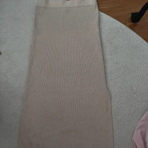 Stickad kjol - Storlek S🤍