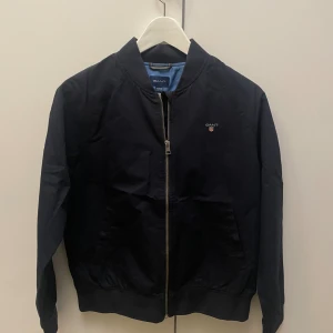 Gant jacka - Säljer den här gant jacka som är i ett använt men mycket bra skick utan några defekter. Säljer den då den är för liten och inte används längre. För mer info eller frågor är det bara att skriva privat.