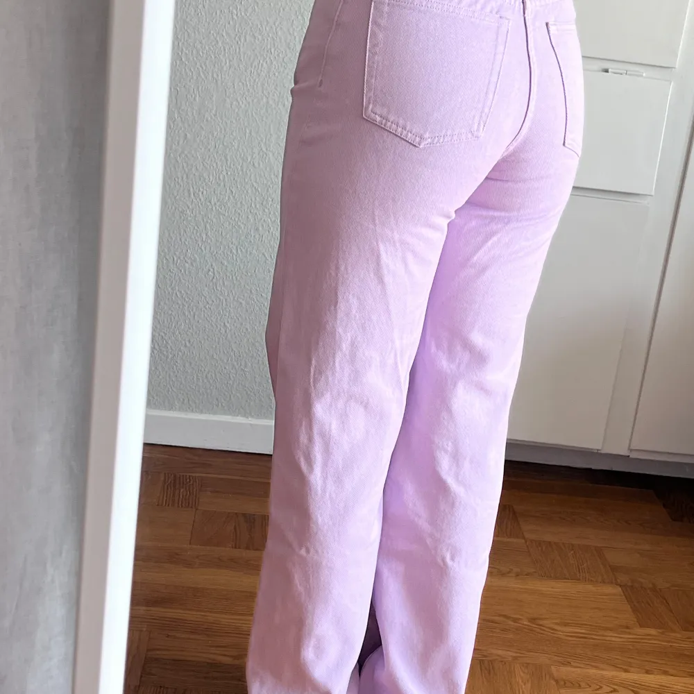 Helt nya monki jeans. Aldrig använda och köpte för 400kr.. Jeans & Byxor.