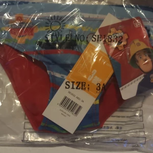 Nya Fireman Sam badbyxor för barn 3 år  storlek 94/98 - Nya Fireman Sam badbyxor för barn 3år  storlek 94/98  * Nya  * Hela  * Rena 