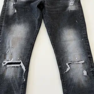 Svarta jeans, köpta för 800. Rätt så nya, Möts i Stockholm!