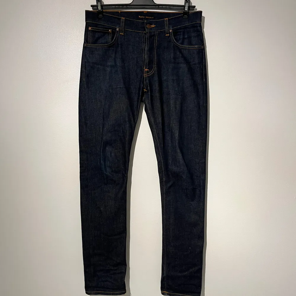Tja, vi säljer ett par riktigt feta jeans från nudie, modellen är Grim Tim och är i storleken W 33 och L 34 (9/10 skick). Jeans & Byxor.