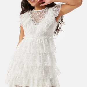 Bubbleroom klänning - Superfin klänning med lappen kvar då jag bestämde mig för en annan student klänning. Endast testad!