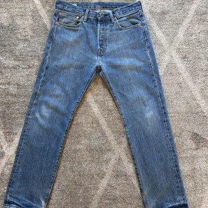 Levis 501 W31 L30 - Levis 501, W31 L30. Använda men fint skick, 7/10.