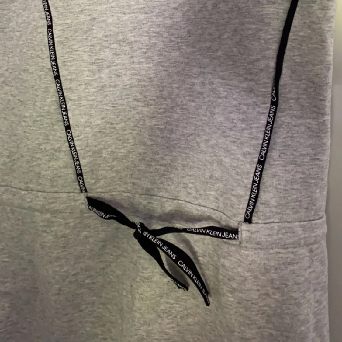 Calvin Klein  - 90