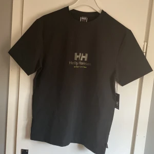 Träningströja  - Den är helt ny lappen sitter kvar Soft shell material 