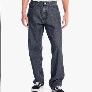 Baggy jeans - Loose jeans från vailent. Använda en gång, inga defekter. Köpta för 699