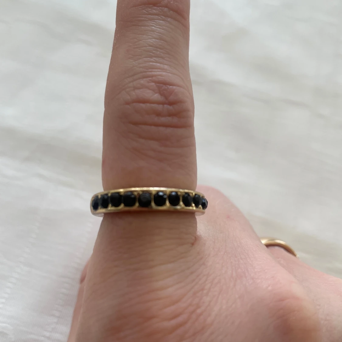 Svart/Guldig ring - 90