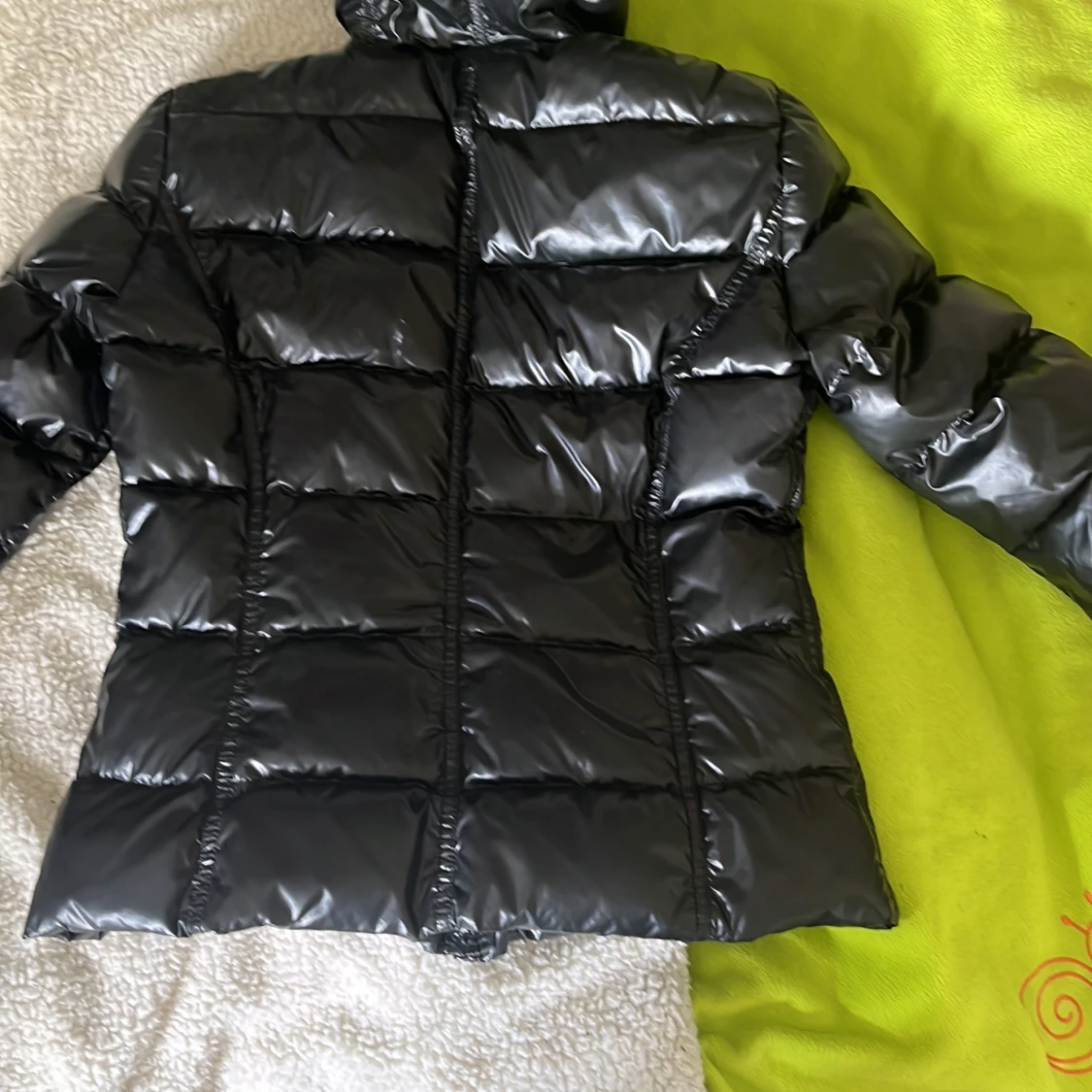 Glansig  jacka  - 91