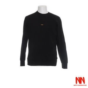 Helmut Lang tröja  - Tröja Helmut Lang. Storlek: S. Skick: 7/10, något slitet tryck. För mer info, kontakta oss och kolla gärna in vår sida för fler plagg!