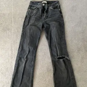 Hej säljer dessa par jeans från Gina tricot, har använt några få gånger men är i bra skick.