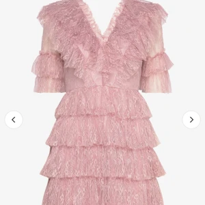 By malina klänning  - Intressekoll på min by malina klänning i rosa💕mycket fint skick som endast använd vid 2 tillfällen