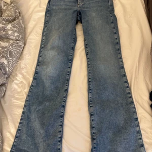 Jeans från curve - Curve bootcut s/30