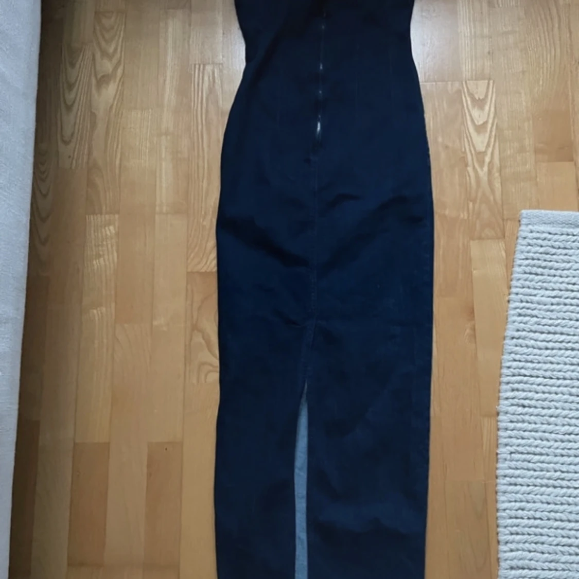 Oanvänd jeansklänning  - 90