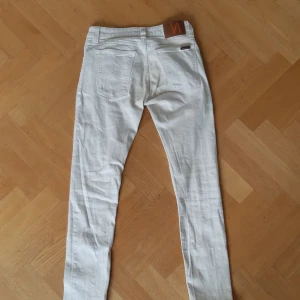 Nudie Jeans  - Tja! Säljer denna super snygga Nudie jeansen som är i super skick. Slim fit! Skriv om du har någon fråga! 